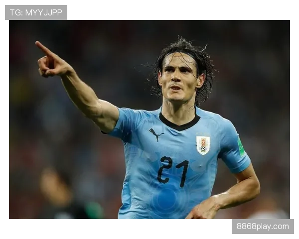 卡瓦尼训练完还在路边摊吃烤肉？这自律人设有点扛不住啊