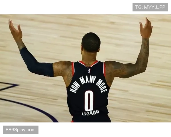 利拉德休赛期天天喝蛋白粉当水，家里冰箱塞满鸡胸肉，邻居以为他开健身餐配送